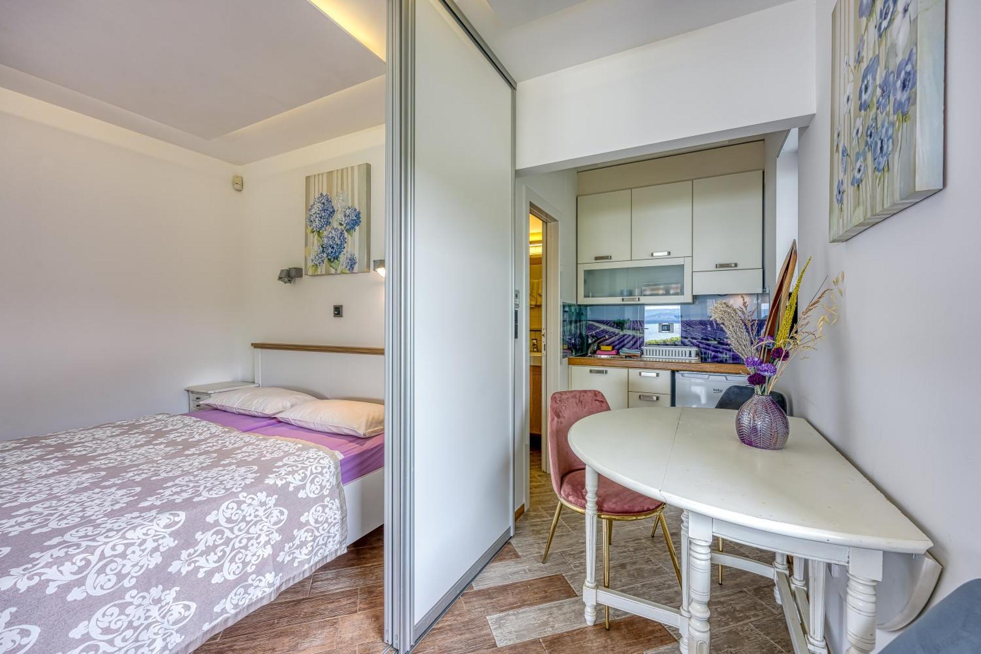 Debeli Rtic Apartments - Happy Rentals Ankaran Eksteriør billede